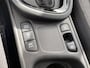 Toyota Yaris Cross 1.5 Hybrid 115 First Edition parkeersensoren Voor- & Achter, achteruitrij camera, stuurwiel verwarming, stoel verwarming, Navigatie Apple CarPlay/Android Auto