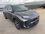 Toyota Yaris Cross 1.5 Hybrid 115 First Edition parkeersensoren Voor- & Achter, achteruitrij camera, stuurwiel verwarming, stoel verwarming, Navigatie Apple CarPlay/Android Auto