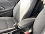 Toyota Yaris Cross 1.5 Hybrid 115 First Edition parkeersensoren Voor- & Achter, achteruitrij camera, stuurwiel verwarming, stoel verwarming, Navigatie Apple CarPlay/Android Auto