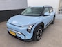 Kia EV3 Plus 81.4 kWh Nette auto, lage KM stand, dodehoekdetectie, camera, parkeersensoren, stoel- en stuurverwarming, Apple CarPlay/Android Auto