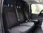 Volkswagen e-Transporter L2 71 kWh 136PK | Navigatie via Apple Carplay / Android auto | Trekhaak | Camera | PDC | Cruise control | Bijrijdersbank |