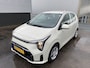 Kia Picanto 1.0 DPI DynamicLine 5p. NL-auto, lage KM stand, parkeersensoren, navigatie, Apple CarPlay/Android auto, achteruitrijcamera,