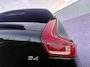Volvo XC40 2.0 B4 Plus Dark | Trekhaak | TGW 2000 KG | Harman Kardon Audio | Winterwielenset €995 | Achteruitrijcamera | Parkeersensoren | Keyless Entry | Elektrische Achterklep | Elektrisch Verstelbare Voorstoelen | Stoelverwarming | Google Navigatie | Apple Carplay | Android Auto