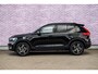 Volvo XC40 2.0 B4 Plus Dark | Trekhaak | Harman Kardon Audio | Achteruitrijcamera | Parkeersensoren | Keyless Entry | Elektrische Achterklep | Elektrisch Verstelbare Voorstoelen | Stoelverwarming | Google Navigatie | Apple Carplay | Android Auto |