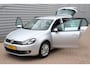 Volkswagen Golf 1.2 TSI Highline BlueMotion O.a: Clima, Cruise, Carplay, PDC, Stoelverwarming, ABC sportuitl., Etc... Rijklaar! All-in prijs!