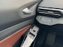 Volkswagen ID.4 Pro 77 kWh 204pk Parkeersensoren vóór en achter | Trekhaak | Stuurwiel verwarmd