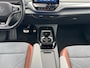 Volkswagen ID.4 Pro 77 kWh 204pk Parkeersensoren vóór en achter | Trekhaak | Stuurwiel verwarmd