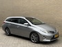 Toyota Auris Touring Sports 1.8 Hybrid | Panoramadak | Camera | Half leder | Stoelverwarming | Navigatie | Cruise control | Climate control | 17 inch velgen | Keyless | Elektrische ramen | Volledig onderhouden | Origineel Nederlandse auto met NAP