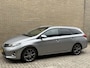 Toyota Auris Touring Sports 1.8 Hybrid | Panoramadak | Camera | Half leder | Stoelverwarming | Navigatie | Cruise control | Climate control | 17 inch velgen | Keyless | Elektrische ramen | Volledig onderhouden | Origineel Nederlandse auto met NAP