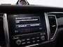 Porsche Macan 2.0 Apple carplay/android auto, Achteruitrijcamera, Rondomzicht camera, Cruise control, Dakspoiler, Rijstrooksensor, Warmtewerend glas Dit combineert sportiviteit, comfort en pure klasse in één indrukwekkende SUV. Met zijn stijlvolle uitstraling en hoogwaardige afwerking biedt deze Porsche een premium rijervaring.