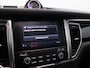 Porsche Macan 2.0 Apple carplay/android auto, Achteruitrijcamera, Rondomzicht camera, Cruise control, Dakspoiler, Rijstrooksensor, Warmtewerend glas Dit combineert sportiviteit, comfort en pure klasse in één indrukwekkende SUV. Met zijn stijlvolle uitstraling en hoogwaardige afwerking biedt deze Porsche een premium rijervaring.