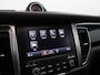 Porsche Macan 2.0 Apple carplay/android auto, Achteruitrijcamera, Rondomzicht camera, Cruise control, Dakspoiler, Rijstrooksensor, Warmtewerend glas Dit combineert sportiviteit, comfort en pure klasse in één indrukwekkende SUV. Met zijn stijlvolle uitstraling en hoogwaardige afwerking biedt deze Porsche een premium rijervaring.