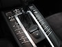 Porsche Macan 2.0 Apple carplay/android auto, Achteruitrijcamera, Rondomzicht camera, Cruise control, Dakspoiler, Rijstrooksensor, Warmtewerend glas Dit combineert sportiviteit, comfort en pure klasse in één indrukwekkende SUV. Met zijn stijlvolle uitstraling en hoogwaardige afwerking biedt deze Porsche een premium rijervaring.