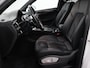 Porsche Macan 2.0 Apple carplay/android auto, Achteruitrijcamera, Rondomzicht camera, Cruise control, Dakspoiler, Rijstrooksensor, Warmtewerend glas Dit combineert sportiviteit, comfort en pure klasse in één indrukwekkende SUV. Met zijn stijlvolle uitstraling en hoogwaardige afwerking biedt deze Porsche een premium rijervaring.