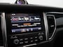 Porsche Macan 2.0 Apple carplay/android auto, Achteruitrijcamera, Rondomzicht camera, Cruise control, Dakspoiler, Rijstrooksensor, Warmtewerend glas Dit combineert sportiviteit, comfort en pure klasse in één indrukwekkende SUV. Met zijn stijlvolle uitstraling en hoogwaardige afwerking biedt deze Porsche een premium rijervaring.