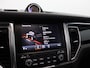 Porsche Macan 2.0 Apple carplay/android auto, Achteruitrijcamera, Rondomzicht camera, Cruise control, Dakspoiler, Rijstrooksensor, Warmtewerend glas Dit combineert sportiviteit, comfort en pure klasse in één indrukwekkende SUV. Met zijn stijlvolle uitstraling en hoogwaardige afwerking biedt deze Porsche een premium rijervaring.