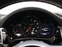 Porsche Macan 2.0 Apple carplay/android auto, Achteruitrijcamera, Rondomzicht camera, Cruise control, Dakspoiler, Rijstrooksensor, Warmtewerend glas Dit combineert sportiviteit, comfort en pure klasse in één indrukwekkende SUV. Met zijn stijlvolle uitstraling en hoogwaardige afwerking biedt deze Porsche een premium rijervaring.