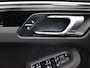 Porsche Macan 2.0 Apple carplay/android auto, Achteruitrijcamera, Rondomzicht camera, Cruise control, Dakspoiler, Rijstrooksensor, Warmtewerend glas Dit combineert sportiviteit, comfort en pure klasse in één indrukwekkende SUV. Met zijn stijlvolle uitstraling en hoogwaardige afwerking biedt deze Porsche een premium rijervaring.