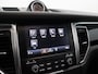 Porsche Macan 2.0 Apple carplay/android auto, Achteruitrijcamera, Rondomzicht camera, Cruise control, Dakspoiler, Rijstrooksensor, Warmtewerend glas Dit combineert sportiviteit, comfort en pure klasse in één indrukwekkende SUV. Met zijn stijlvolle uitstraling en hoogwaardige afwerking biedt deze Porsche een premium rijervaring.
