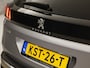 Peugeot 3008 1.6 HYbrid 225 Allure Sport 225Pk Automaat (APPLE CARPLAY, GROOT NAVI, 360 CAMERA, LEDER, SPORTSTOELEN, KEYLESS, GETINT GLAS, ZWART HEMEL, NIEUWSTAAT)
