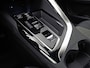Peugeot 3008 1.6 HYbrid 225 Allure Sport 225Pk Automaat (APPLE CARPLAY, GROOT NAVI, 360 CAMERA, LEDER, SPORTSTOELEN, KEYLESS, GETINT GLAS, ZWART HEMEL, NIEUWSTAAT)