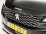 Peugeot 3008 1.6 HYbrid 225 Allure Sport 225Pk Automaat (APPLE CARPLAY, GROOT NAVI, 99% SOH, 360 CAMERA, LEDER, SPORTSTOELEN, ZWART HEMEL, GETINT GLAS, NIEUWSTAAT)