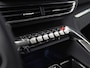 Peugeot 3008 1.6 HYbrid 225 Allure Sport 225Pk Automaat (APPLE CARPLAY, GROOT NAVI, 99% SOH, 360 CAMERA, LEDER, SPORTSTOELEN, ZWART HEMEL, GETINT GLAS, NIEUWSTAAT)