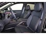 Lynk & Co 08 More - Panorama/schuifdak - Cruise Control Adaptief - BLIS - 360º Camera - Harman/Kardon audio - Verwarmde voorstoelen - Parkeersensoren voor & achter - Elektr. bedienb. bestuurdersstoel - Draadloze tel. lader - Extra getint glas - 21' LMV
