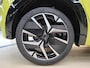 Peugeot 208 1.2 Hybrid 145 e-DCS6 GT | 1/3 – 2/3 neerklapbare achterbank | 6 airbags (adaptieve front-, zij- en window-airbags) | Achterspoiler