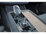Volvo XC90 T8 Recharge AWD Ultra Dark - Luchtvering - Panorama/schuifdak - IntelliSafe Assist & Surround - 360º Camera - Harman/Kardon audio - Verwarmde voorstoelen, stuur & achterbank - Parkeersensoren voor & achter - Elektr. bedienb. voorstoelen met geheugen - Head up display - Draadloze tel. lader - Extra getint glas - 21' LMV