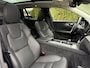 Volvo V60 B4 Plus Dark | Pano dak | Trekhaak | Bliss | Keyless | Elektrische stoelen | Cruise control |