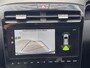 Hyundai Tucson 1.6 T-GDI PHEV Comfort Smart 4WD / 1.350 kg Afn. trekhaak / Dealer Onderhouden / Fabrieksgarantie tot 6-2029 / Accu SoH 89% / Elektrische klep / Stuur- en stoelverwarming / Navi / Apple Carplay Android / 19" LM wielen /
