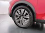 Peugeot e-2008 GT Pack 50 kWh | Accu 93% | Navigatie | Camera achter | Parkeerhulp rondom | Alcantara bekleding | Cruise control adaptief | 18 inch lichtmetalen velgen | Apple Carplay en Android auto