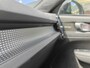 Volvo EX40 252PK Extended Range Plus Black Ed. 82 kWh | BLIS | ACC | PDC V+A | Pano | Verwarm. Stoelen/Stuur | Warmtepomp |