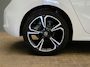 Opel Corsa 1.2 Elegance Afneembare Trekhaak | Panorama Dak | Camera | Stuur & Stoelverwarming | Camera | Parkeersensoren Rondom | Achteruitrijcamera | Afneembare trekhaak | Afwijkende dakkleur