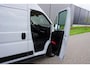 Fiat Ducato 35 2.2 MultiJet L2H2 140 pk |1e eigenaar |Topstaat |Expeditie Grijs |Carplay |Android auto |Cruise |Climate control |Parkeersensoren |Betimmering