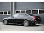 Mercedes-Benz C-klasse 300e AMG / SCHUIFDAK / C63 / LEDER / CAMERA / SFEERVERLICHTING / LED / 19"