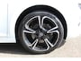 Opel Corsa 1.2 GS Line 100PK TURBO In nieuwstaat verkerende Opel Corsa ! Autm. airco, cruise cntrl, lane assist, panoramadak, verwarmde stoelen, LM wielen, camera, pdc v+a, navigatie by Apple Carplay/Android auto, metallic, LED verl. etc.