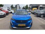 Peugeot e-2008 EV Active Pack 50 kWh | 1e-Eig. | 3-Fase 11kW | Led Koplampen | Camera | CarPlay | Dealeronderhouden |