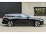 Volvo V60 T8 Ultra Dark B&W 360c Pano HUD Massage ACC 19''