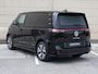 Volkswagen ID. Buzz Cargo Bulli Limited Edition Elektromotor 286PK 79 kWh | 360 camera | Navigatie via Apple Carplay / Android Auto | Wegklapbare Trekhaak | Comfort stoelen | Led Matrix |