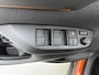 Toyota Yaris Cross 1.5 Hybrid Dynamic Bi-tone | Navigatie | PDC | BLS | Stuur-Stoelverwarming |