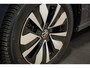 Volkswagen Golf 1.0 eTSI Life Business Automaat | Virtual cockpit | Adaptive cruise | Navi | Winter Pakket | All-season