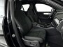 Volvo XC40 B4 Plus Dark | Panoramadak | 360° camera | Harman Kardon | Stoel- en stuurverwarming | Trekhaak