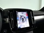 Volvo XC40 B4 Plus Dark | Panoramadak | 360° camera | Harman Kardon | Stoel- en stuurverwarming | Trekhaak