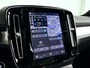 Volvo XC40 B4 Plus Dark | Panoramadak | 360° camera | Harman Kardon | Stoel- en stuurverwarming | Trekhaak