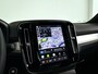 Volvo XC40 B4 Plus Dark | Panoramadak | 360° camera | Harman Kardon | Stoel- en stuurverwarming | Trekhaak