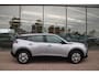 Peugeot e-2008 EV Active 50 kWh Automaat Airco Cruise Carplay 32.840km dealer onderhouden