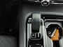 Volvo V60 T6 Plug-in hybrid AWD Core Bright | Trekhaak | Adaptive Verlichting | Android Auto / Apple Carplay | PDC V+A en Camera | Extra getint glas | Stoel + Stuurverwarming |