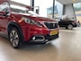 Peugeot 2008 1.2 PureTech Blue Lease Allure,Automaat,Navigatie,Parkeerassistent,Panoramadak,Climate&Cruisecontrol,Spraakbediening,Halfleder/Stof,Dakrail,16 Inch Lmv